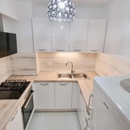 Merry Center & Apartament Makarska